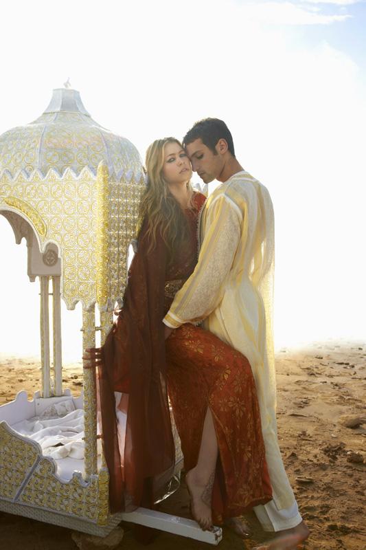 ไฮแฟชั่น การแต่งงานแบบดั้งเดิม ของชาวโมรอกกัน ในชายหาด มาราเคช