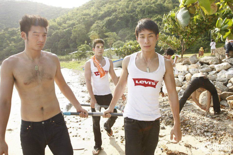 Men Hfash กิจกรรมกลางหาด