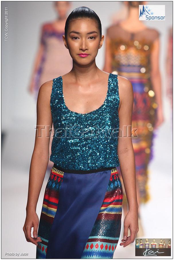 แพนเค้ก เธอคือนางเอกยอดนิยม นางแบบที่ฮ๊อต  ในงานElle Fashion Week 2011 // THEATRE , KAI , SANSHAI