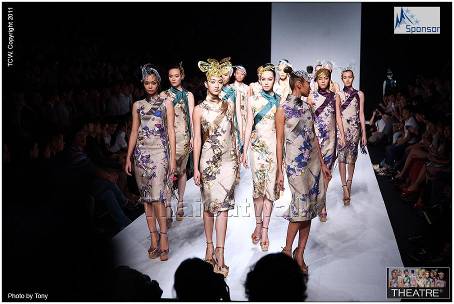 แพนเค้ก เธอคือนางเอกยอดนิยม นางแบบที่ฮ๊อต  ในงานElle Fashion Week 2011 // THEATRE , KAI , SANSHAI