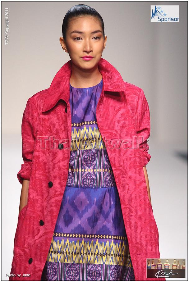 แพนเค้ก เธอคือนางเอกยอดนิยม นางแบบที่ฮ๊อต  ในงานElle Fashion Week 2011 // THEATRE , KAI , SANSHAI