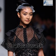 แพนเค้ก เธอคือนางเอกยอดนิยม นางแบบที่ฮ๊อต  ในงานElle Fashion Week 2011 // THEATRE , KAI , SANSHAI