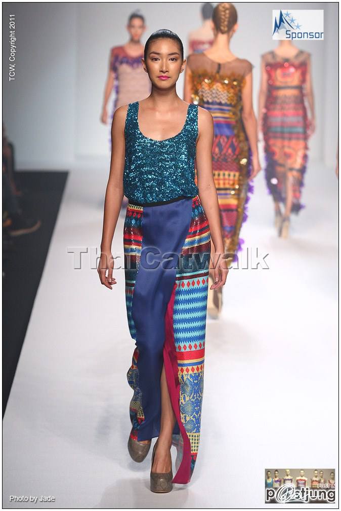 แพนเค้ก เธอคือนางเอกยอดนิยม นางแบบที่ฮ๊อต  ในงานElle Fashion Week 2011 // THEATRE , KAI , SANSHAI