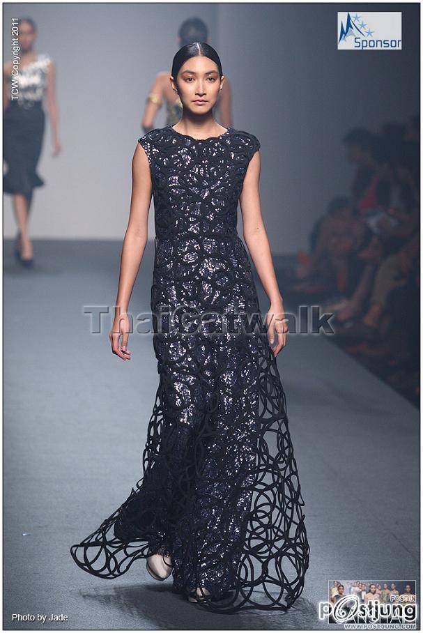 แพนเค้ก เธอคือนางเอกยอดนิยม นางแบบที่ฮ๊อต  ในงานElle Fashion Week 2011 // THEATRE , KAI , SANSHAI