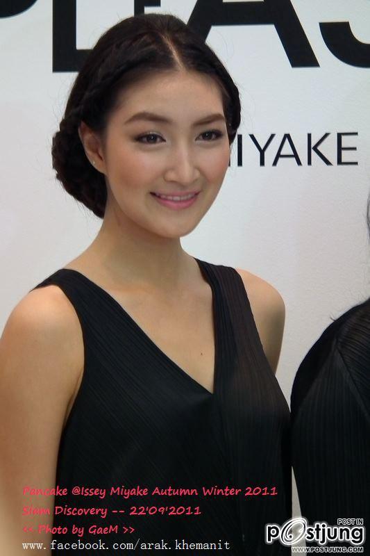 แพนเค้ก @Issey Miyake Autumn Winter 2011