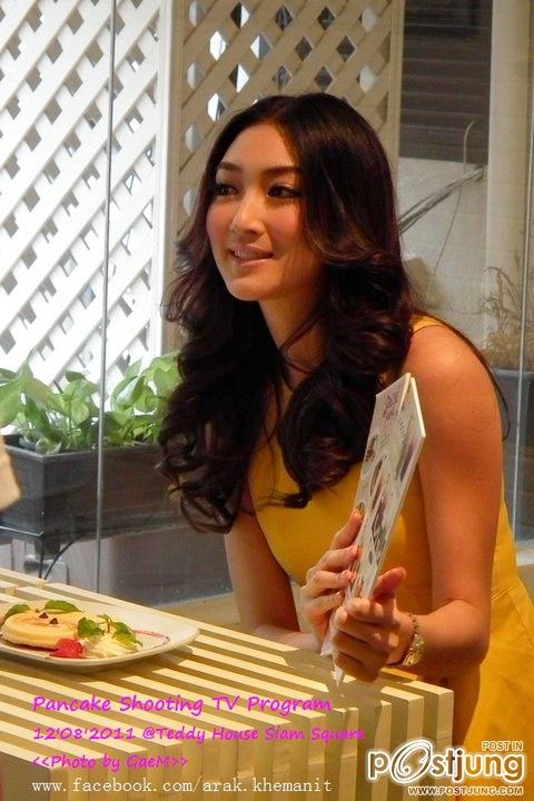 แพนเค้ก เข็มนิจ นับวันเธอ ยิ่งสวย ยิ่ง สหง่า