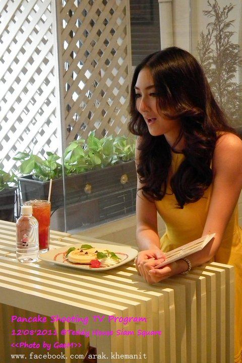 แพนเค้ก เข็มนิจ นับวันเธอ ยิ่งสวย ยิ่ง สหง่า