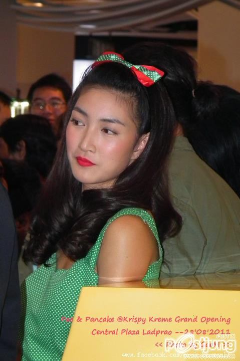 แพนเค้ก ในงาน  Krispy Kreme |@ central ลาดพร้าว กระแสแรงได้อีก