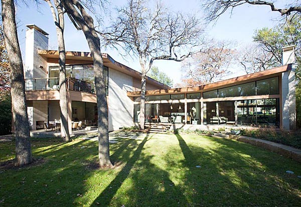 Cottage style decor by architecture and interior design firm