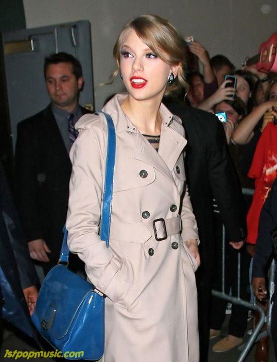 Taylor Swift เปิดตัวน้ำหอมที่ห้าง Macy’s ใน New York!!