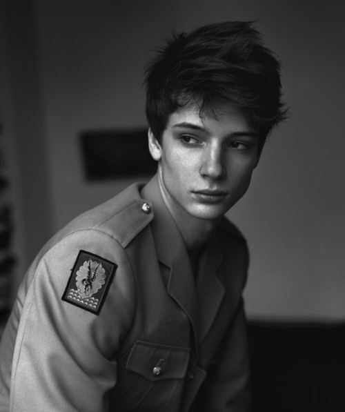 เด็กฝรั่งถ่ายรูปสวยๆก่อนนอนครับ