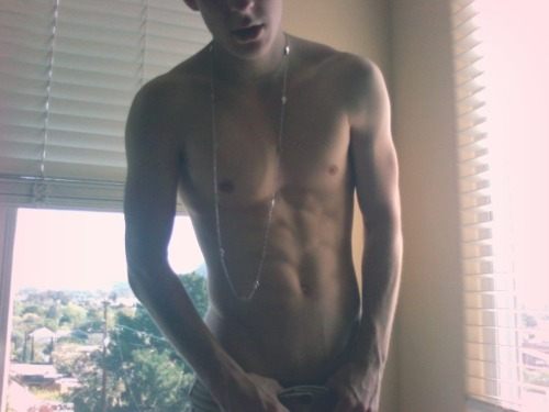 เด็กฝรั่งถ่ายรูปสวยๆก่อนนอนครับ