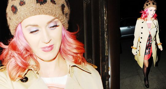 Katy Perry ย้อมผมกลับมาเป็นสีชมพูแล้ว!!!!