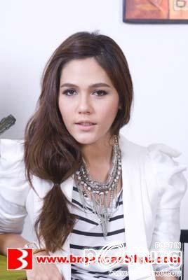 วันวานกับชมพู่ในดอกสมสีทองผู้ที่ทำให้แบรนด์ชั่นนำทั้วโลกให้เธอเป็นโมเดลของแบรนด์