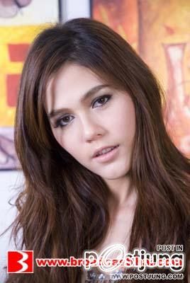 วันวานกับชมพู่ในดอกสมสีทองผู้ที่ทำให้แบรนด์ชั่นนำทั้วโลกให้เธอเป็นโมเดลของแบรนด์