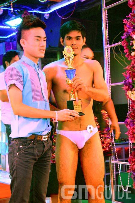 ภาพบรรยากาศการประกวด X-Boys Sexy Soda Man 2011