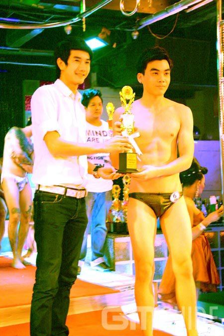 ภาพบรรยากาศการประกวด X-Boys Sexy Soda Man 2011