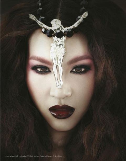 ต้อนรับฮาโลวีน กับ Fashion God&rsquo;s Absent @ เปรียว  no.686 October 2011