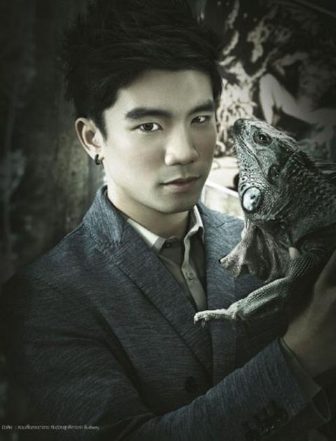 ต้อนรับฮาโลวีน กับ Fashion God&rsquo;s Absent @ เปรียว  no.686 October 2011