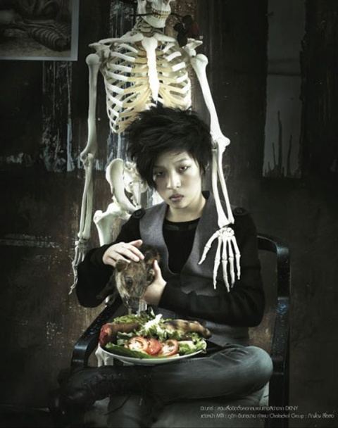 ต้อนรับฮาโลวีน กับ Fashion God&rsquo;s Absent @ เปรียว  no.686 October 2011