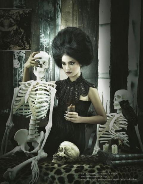 ต้อนรับฮาโลวีน กับ Fashion God&rsquo;s Absent @ เปรียว  no.686 October 2011