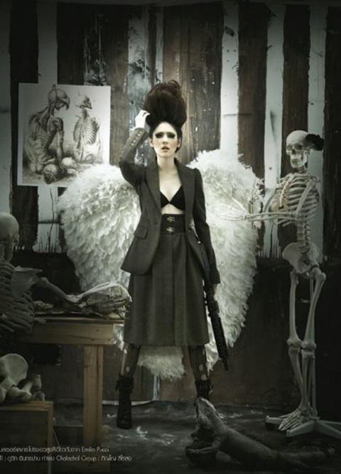 ต้อนรับฮาโลวีน กับ Fashion God&rsquo;s Absent @ เปรียว  no.686 October 2011