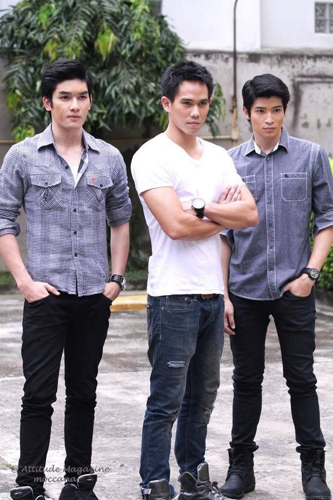 สิงโต-อาร์-ตูมตาม @ ATTITUDE no. 8 October 2011