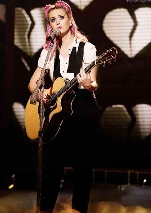 Katy Perry หัวชมพู!!! โชว์เพลง &ldquo;The One That Got Away&rdquo; ในรายการ X Factor