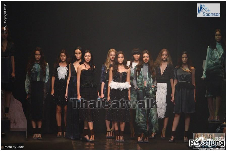 ญาญ่า อุรัสยา เดินแบบ ELLE Fashion Week 2011 Autumn/Winter