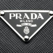 หวานจะพาไป Shop สไตล์ไฮโซ ร้าน Prada ค่ะ