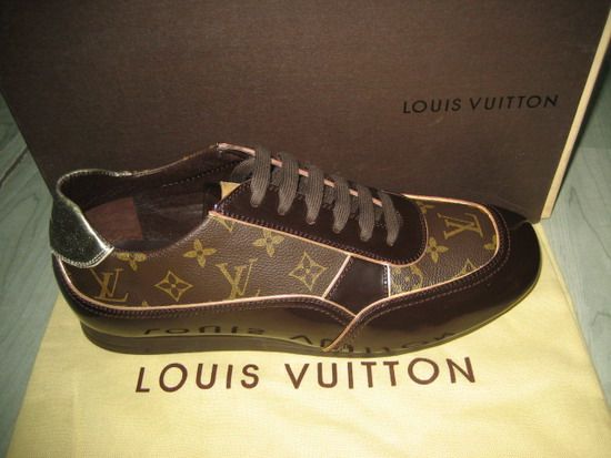 LV louis vuitton แบรนด์ดังที่ไม่ตกค่ะ