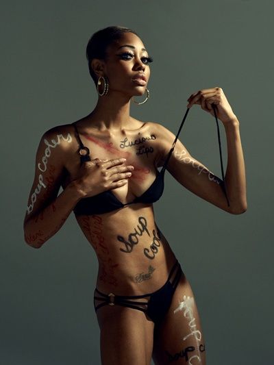 - ปากตัวดูด + ริมฝีปากยั่วยวน