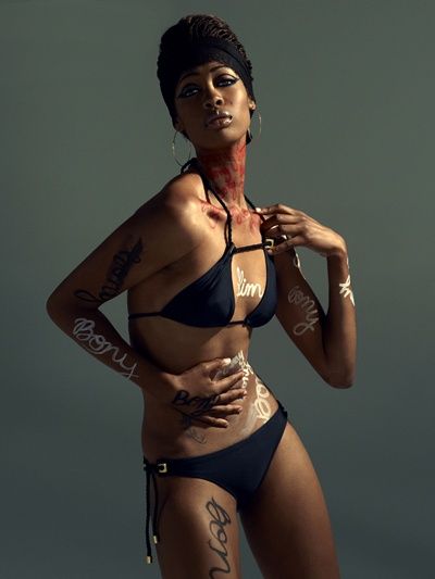 - โครงกระดูก + ผอมเพรียว