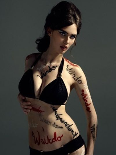 - คนประหลาด + คนที่พึ่งตนเอง