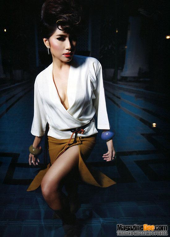 เบนซ์-พรชิตา @ ผู้หญิง  no.563 October 2011