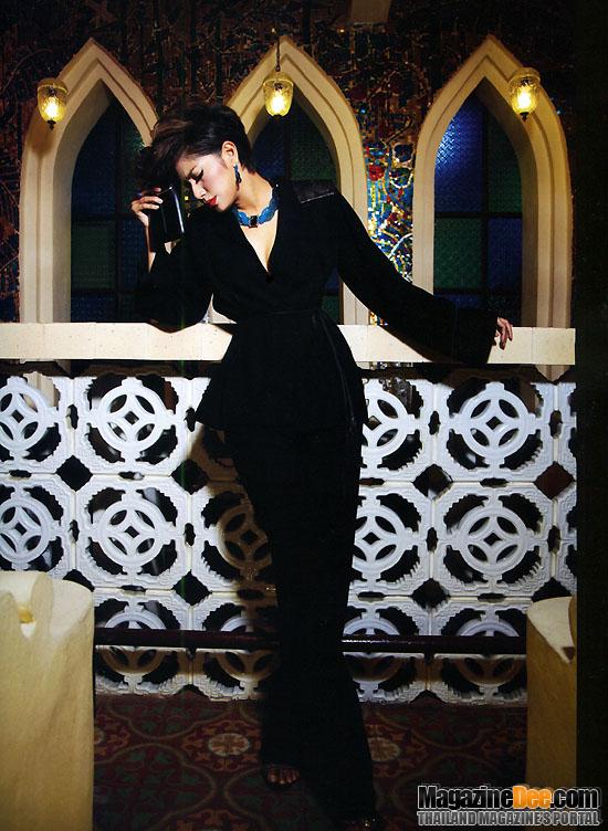 เบนซ์-พรชิตา @ ผู้หญิง  no.563 October 2011