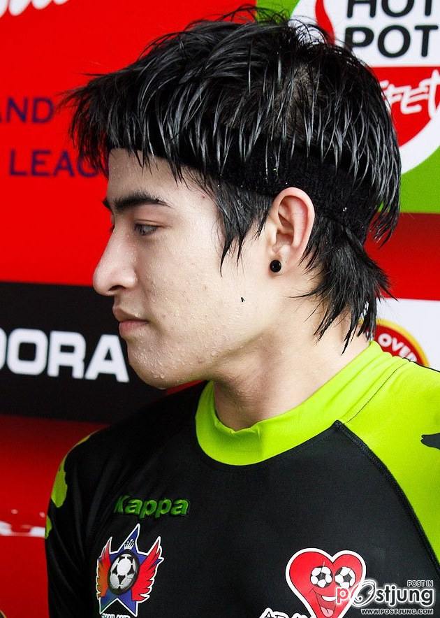 เหงื่อดาราคริคริ