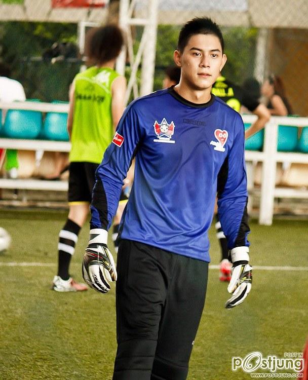 เหงื่อดาราคริคริ