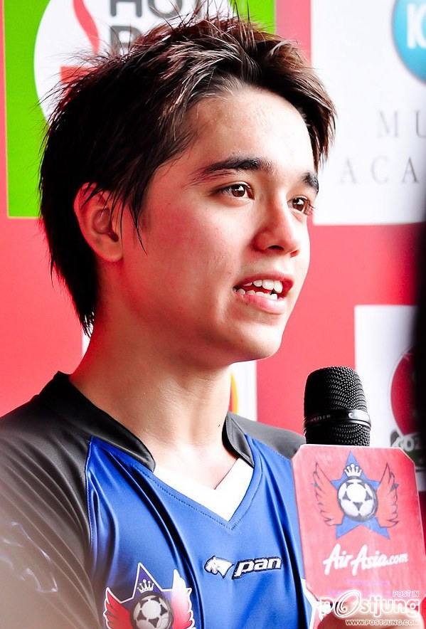 เหงื่อดาราคริคริ