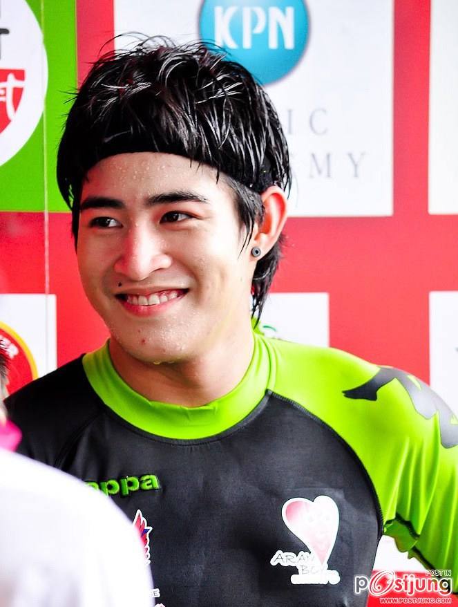 เหงื่อดาราคริคริ