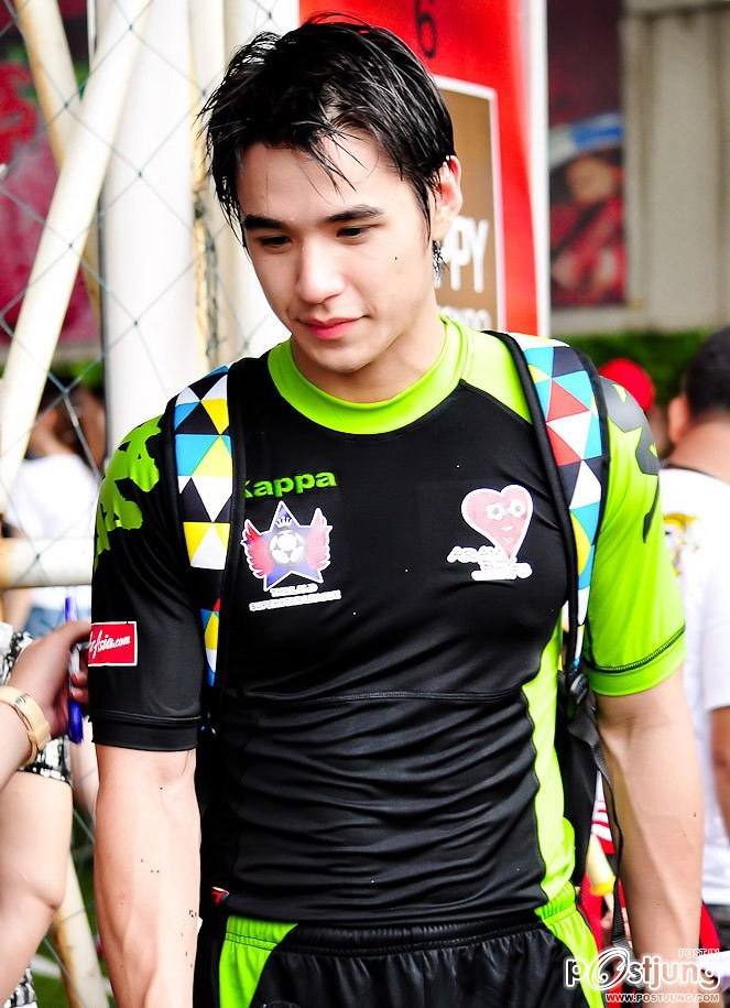 เหงื่อดาราคริคริ