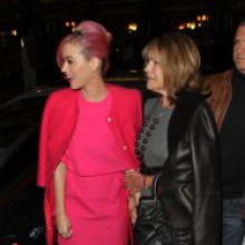 Katy Perry ไปดูละครที่ London