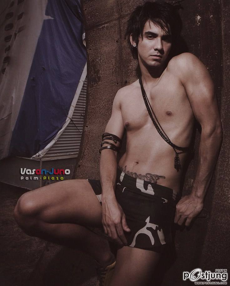 แอนดรูว์หล่อเข้ม