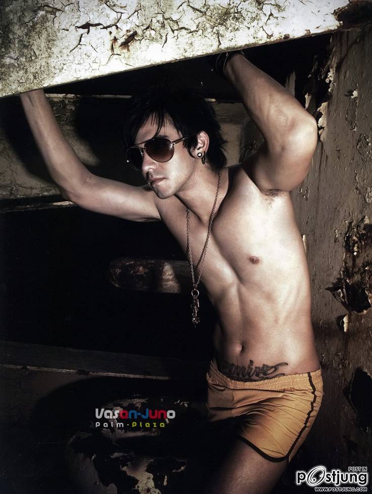 แอนดรูว์หล่อเข้ม