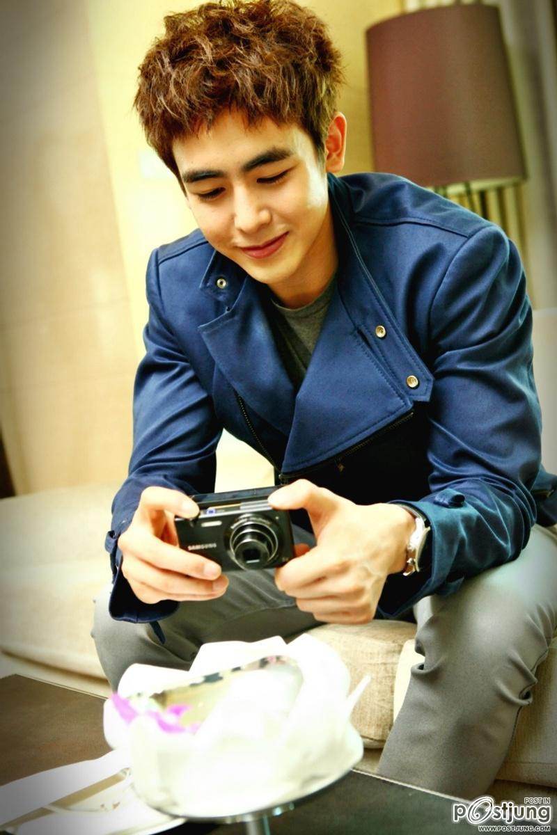 Exclusive Shots of Nichkhun and Samsung Multiview