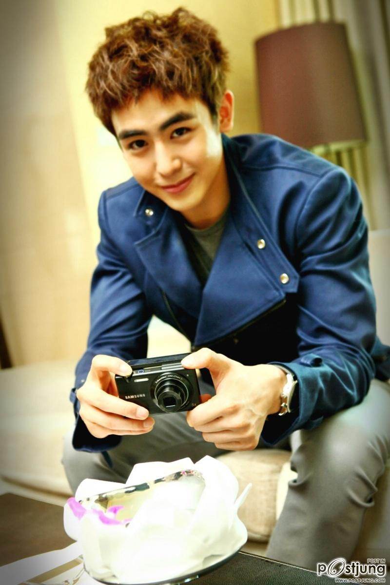 Exclusive Shots of Nichkhun and Samsung Multiview