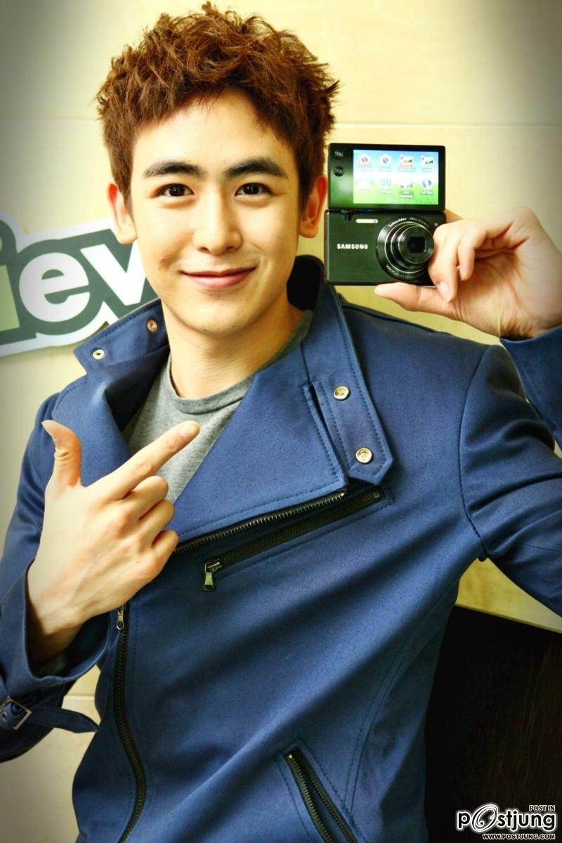 Exclusive Shots of Nichkhun and Samsung Multiview