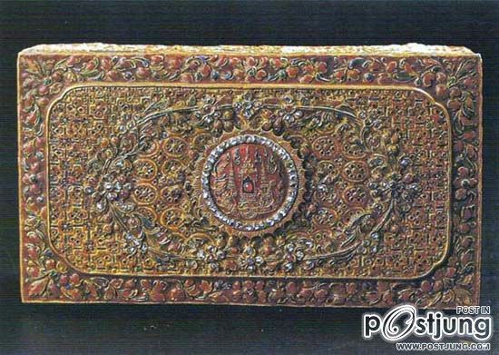 HM album ถมปัด : เครื่องลงยาสีราชาวดี