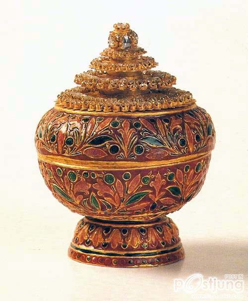 HM album ถมปัด : เครื่องลงยาสีราชาวดี