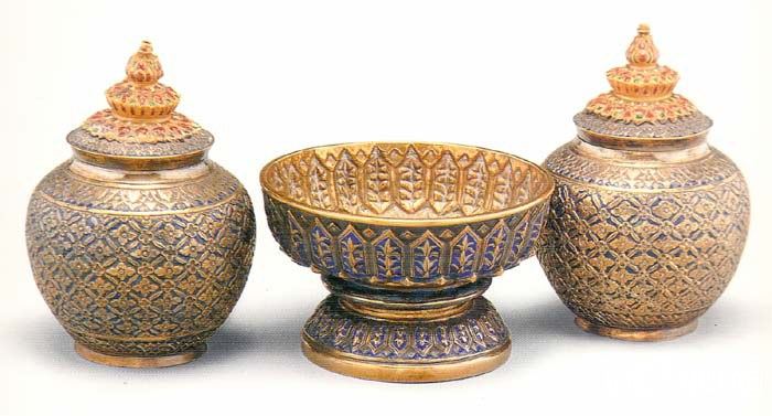 HM album ถมปัด : เครื่องลงยาสีราชาวดี